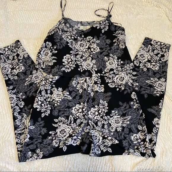PAPAYA WEEKEND Black Floral Spaghetti Strap Jumpsuit - Size 8 - Picture 12 of 12